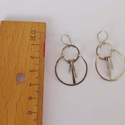 Pendientes colgantes con doble circulo y gotas alargadas