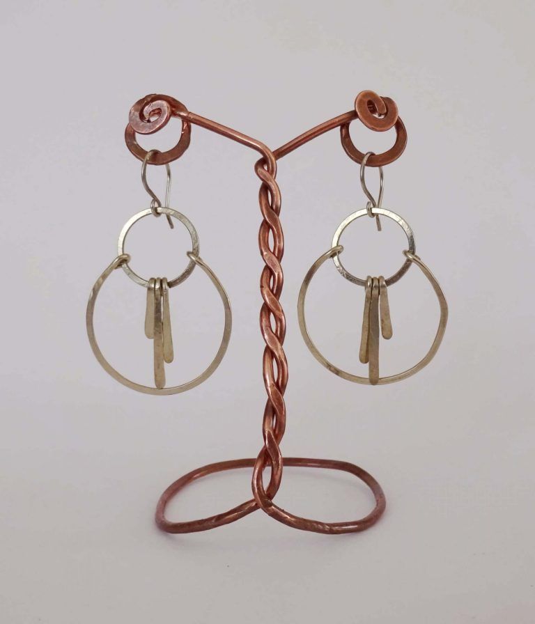 Pendientes colgantes con doble circulo y gotas alargadas