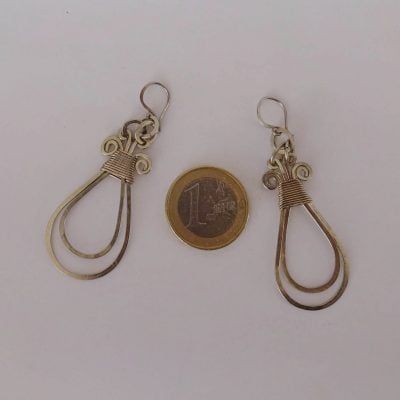 pendientes plateados gota doble contenidas y martilladas