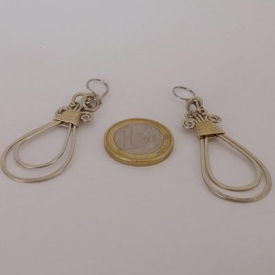 pendientes plateados gota doble contenidas y martilladas