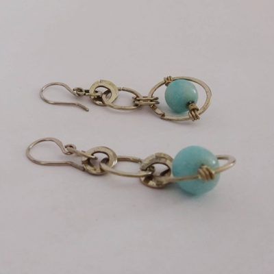 Pendientes triple circulo enlazados con esfera de amazonita