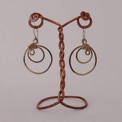 Pendientes especiales triple circulo contenidos y aplanados