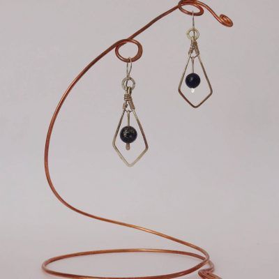 Pendientes geométricos rombo alargado y esfera de lapislázuli