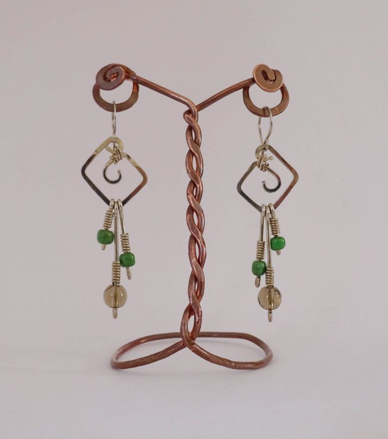 Pendientes cuadrados pequeños con colgantes y cuarzo ahumado