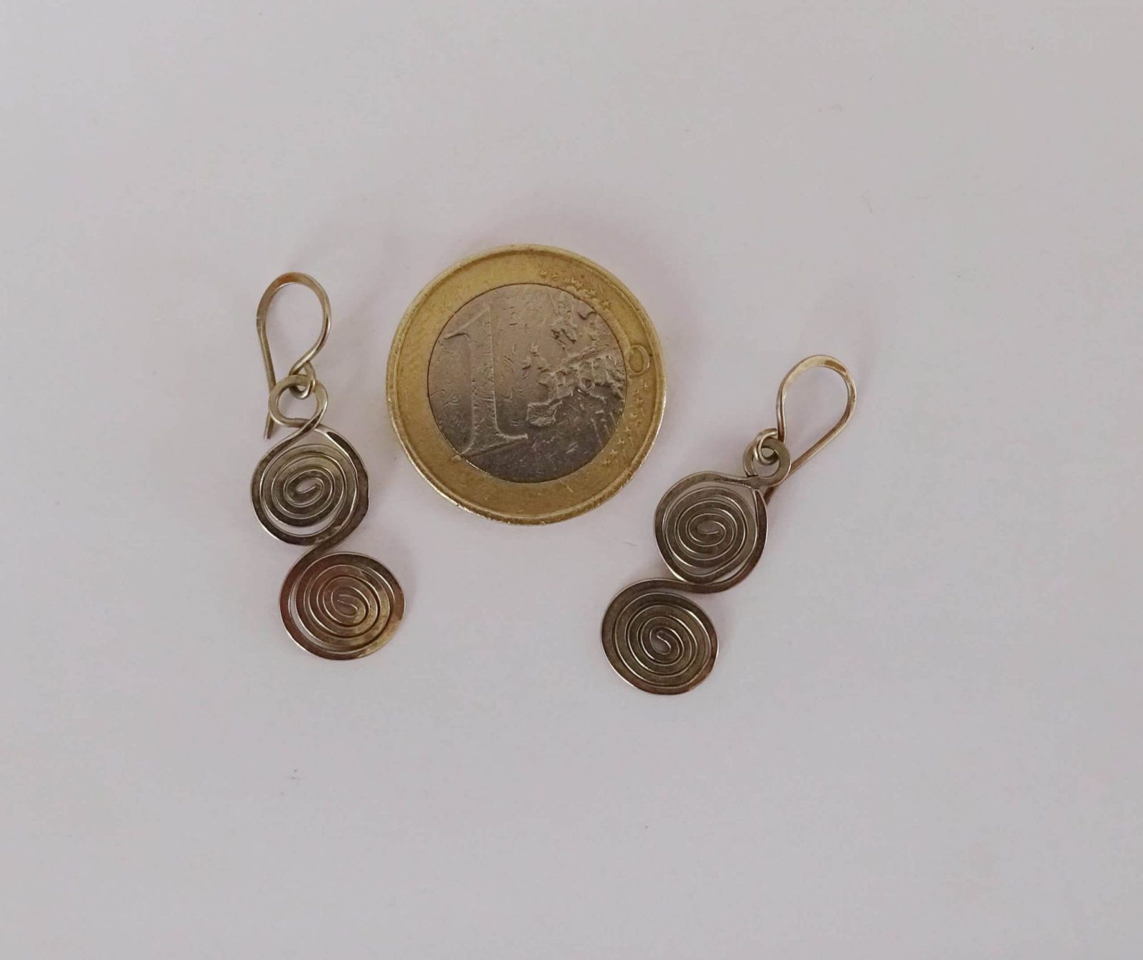 pendientes-de-espiral-doble-3-scaled-1.jpg pendientes de espiral doble 3 scaled 1