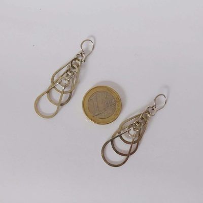 Pendientes gotas en cascada plateados y alargados