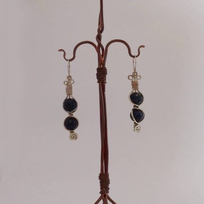 Pendientes precolombinos artesanales plateados con lapislázuli