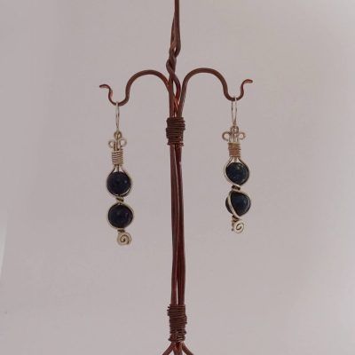 Pendientes precolombinos artesanales plateados con lapislázuli