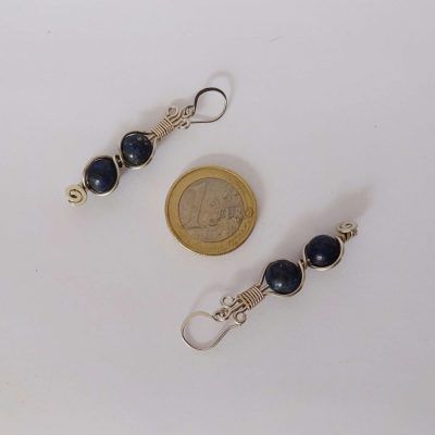 Pendientes precolombinos artesanales plateados con lapislázuli