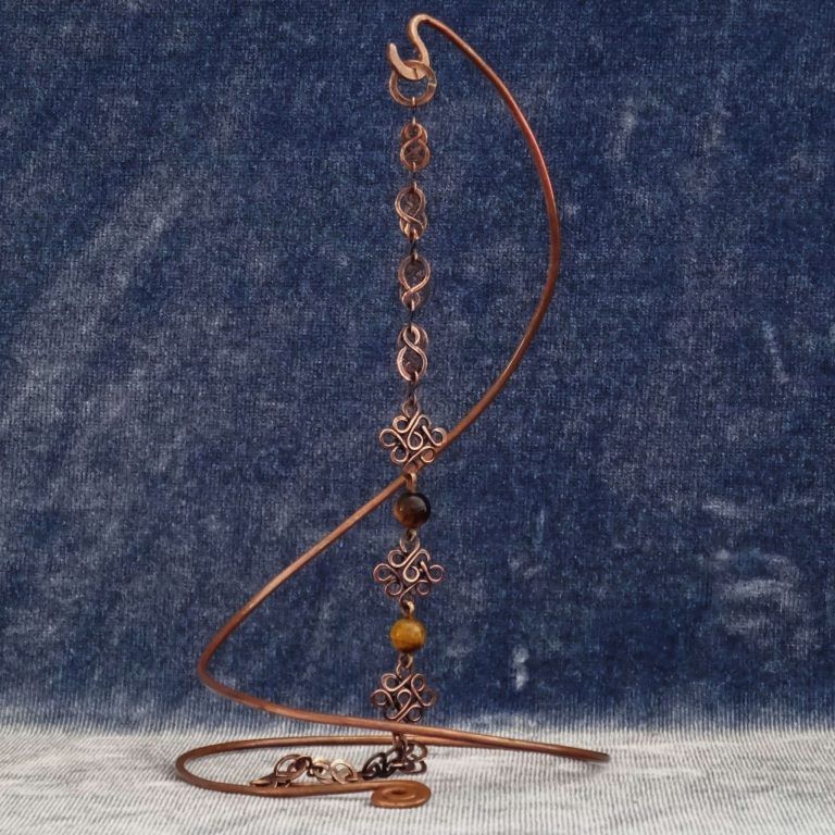 Pulsera de cobre hecha a mano con ojo de tigre natural