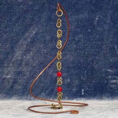 Pulsera hecha a mano con eslabones infinitos y jade rojo