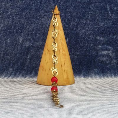 Pulsera hecha a mano con eslabones infinitos y jade rojo