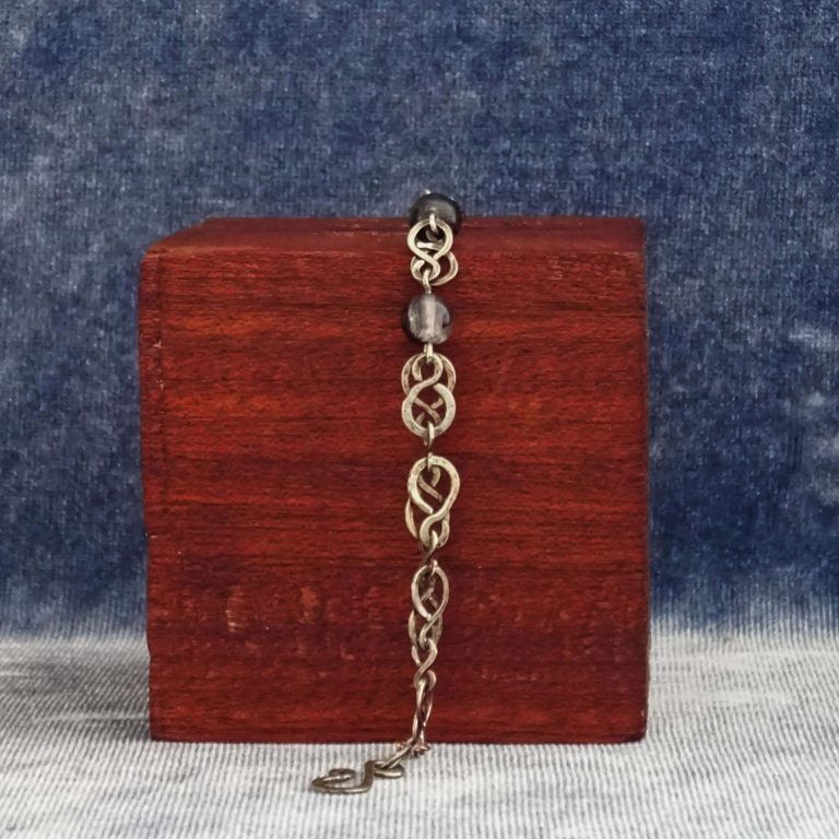 Pulsera hecha a mano con eslabones infinitos y watermelon