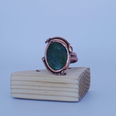 Anillo de cobre con jade africano