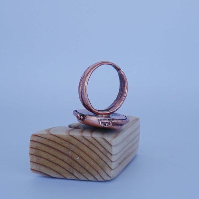 Anillo de cobre con jade africano