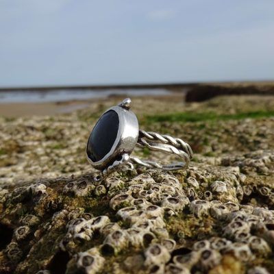 Anillo de plata con azurita