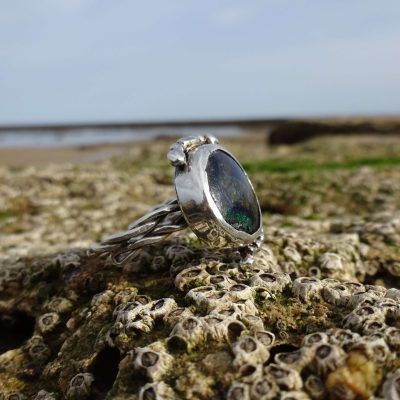 Anillo de plata con azurita