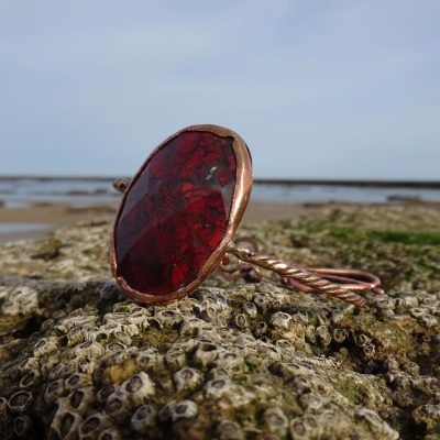 Brazalete de cobre con jaspe sardo