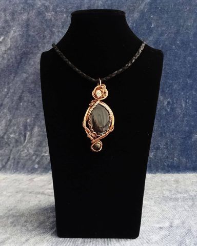 Colgante de cobre con obsidiana 