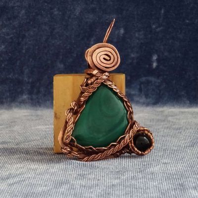 Colgante de cobre con malaquita