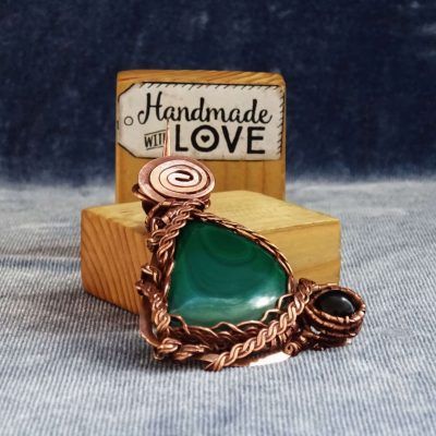 Colgante de cobre con malaquita