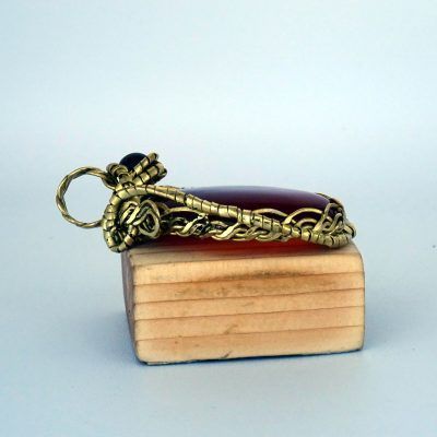 Colgante con cornalina dorado