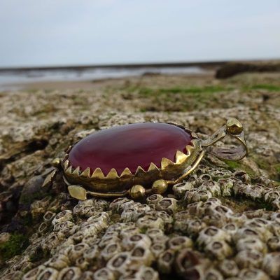 Colgante dorado con cornalina