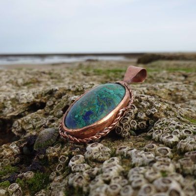 Colgante de cobre con azurita natural