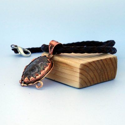 Colgante de cobre con cuarzo