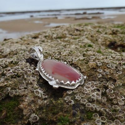 Colgante de plata con jaspe mocaita