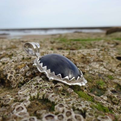 Colgante de plata con obsidiana